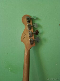 Basgitara Squier - 3