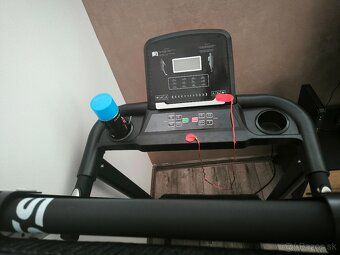 Bežecký pás Techfitness - 3