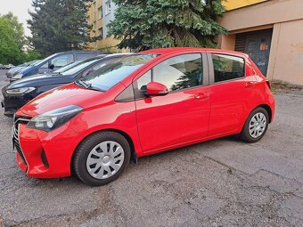 Toyota Yaris HYBRID Automat - 3
