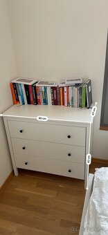 Nábytok IKEA – zrkadlo, komoda, koberec, kreslo, písací stôl - 3
