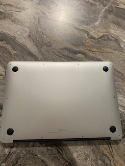 Apple MacBook Air 13” 2015 intel Core i-5 8GB RAM 128 GB SSD - 3