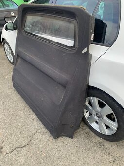VW T6 přepážka nákladního prostoru za druhou řadu sedadel - 3