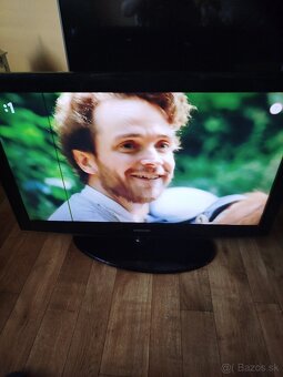 Televízor Samsung 40". 107cm - 3