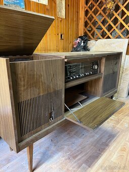 Predam gramoradio grundig - 3