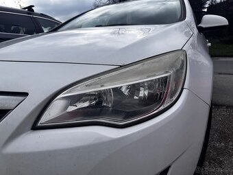 Predné svetlá opel astra J 2011 - 3