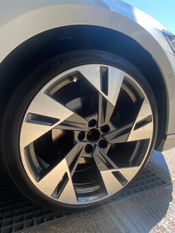Audi e-Tron OEM - 3