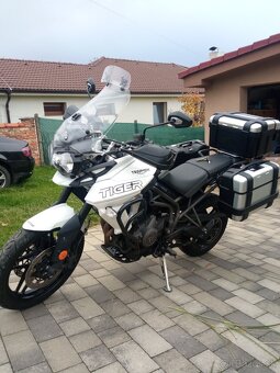 Triumph tiger 800 xr - 3