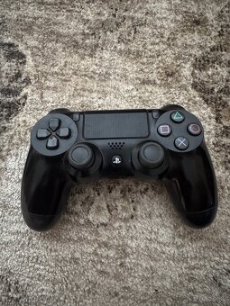 Predám ps4 slim - 3