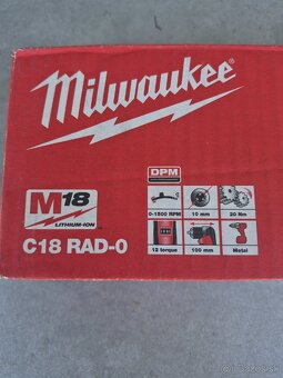 Milwaukee vŕtací skrutkovač M18 - 3