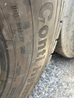Predám 275/70R22,5 - 3