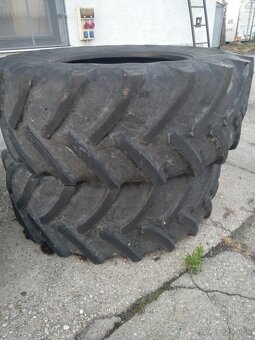 Predám traktorovu pneu 710/70 R42 - 3