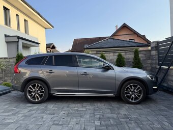 Volvo V60 2.0d 110kw D3 2017 Cross Country - 3