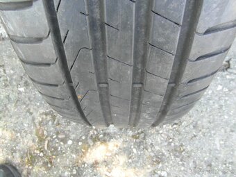 225/45 R18 - 3