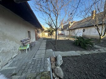Starší RD , pozemok 389 m2 v Seredi- centrum - 3