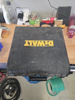 Klincovačka do betónu Dewalt DCN890N - 3