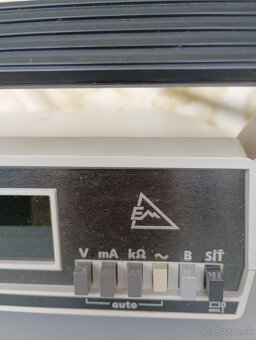 Retro  číslicový multimeter M1T 242A - 3