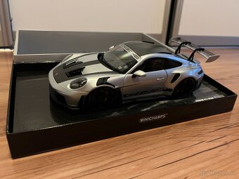 Minichamps Porsche 911 GT3 RS 992 Silver Nurburgring 1/18 - 3