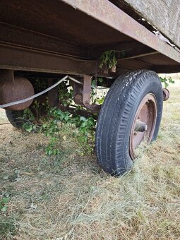 Vyklapacia vlečka za traktor - 3