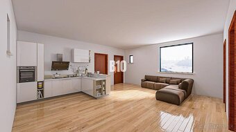 Priestranný rodinný dom až 105m2 s novou strechou a oknami - 3