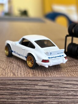 Hot Wheels autíčka s custom gumenými kolieskami - 3