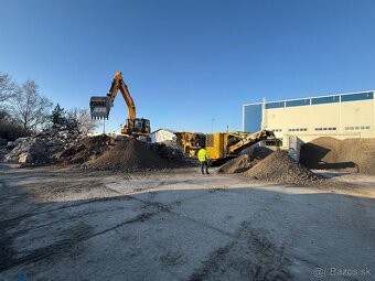 prijmeme STROJNÍKA na JCB 4CX, NÁSTUP IHNEĎ - 3