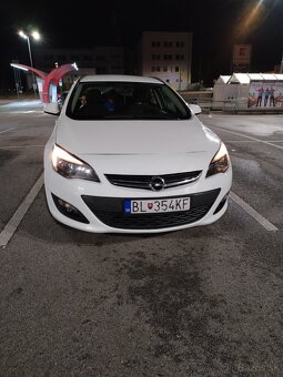 Predám Opel Astra J 1.6 81 kw r.v 2015 - 3