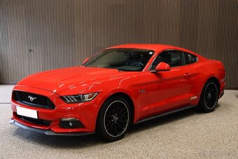 Sportovní kupé Ford Mustang GT - 3
