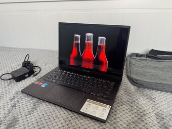 ASUS Zenbook 14 OLED UM3402YA, perfektný stav + obal - 3