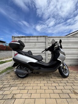 Piaggio X9 maxiskuter - 3