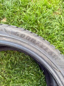 GOOD YEAR 235/40R19 - 3
