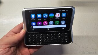 Retro mobil Nokia E7 - 3