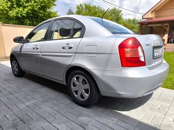 Hyundai ACCENT - 3
