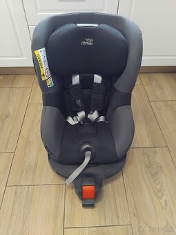 Predám autosedačku Britax Römer Dualfix M i-size do 18kg - 3