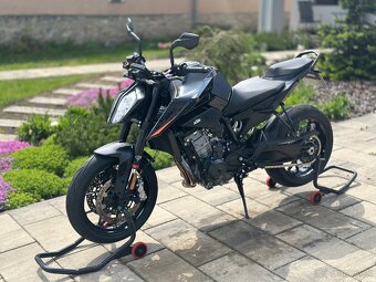 KTM 890 Duke Black Edition - 3