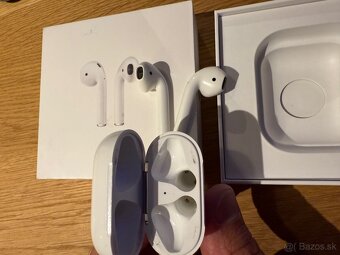 Apple AirPods s nabíjacím puzdrom - 3