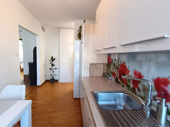 Predaj 2 izbového zrekonštruovaného zariadeného tehlového by - 3