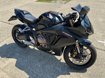 Honda cbr650r - 3