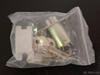 Kľučky a rôzne typy dverového príslušenstva - 3