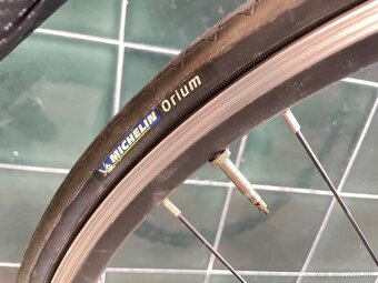 Cestny bicykel Btwin + karbon vidla + 105 shimano - 3
