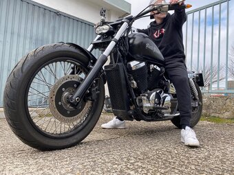 Predám Hondu VT750DC Black Widow custom - 3