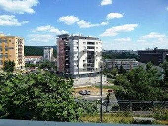 Ponukame1-izb. byt ul. Ľudovíta Fullu – Dlhé Diely - 3