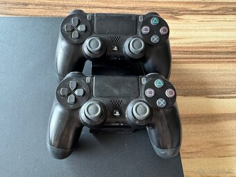 Predám Playstation 4 Pro 1TB + 2 x Controller + Hry - 3