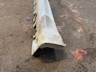 BMW X5 F15 pravybocny prah - 3