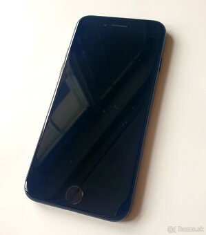 iPhone SE 2020 64 GB čierny veľmi pekný stav - 3