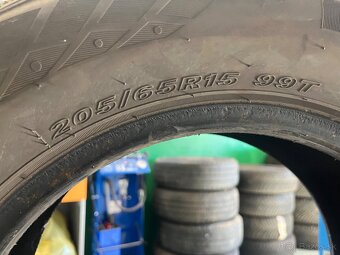 Predám zimné Pneu 205/65R15 dezén 6/7mmm - 3