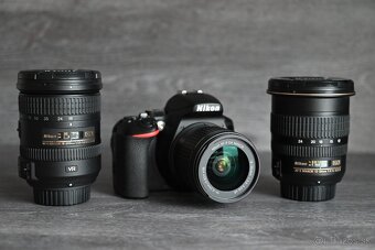 Nikon D5600 so sadou objektívov - 3