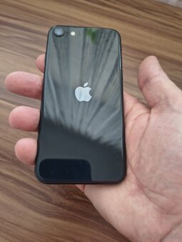 iPhone SE 2022, 128 GB - 3