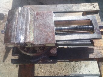 Strojný zverák otocny 80 kg - 3