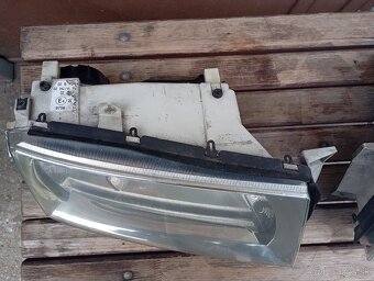 Škoda Octavia I predné svetlomety - 3