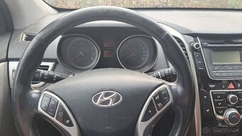 Hyundai i30 - havarované - 3